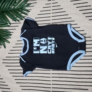 👶🏾Gently worn boys "Nike" graphics onesie size 12m